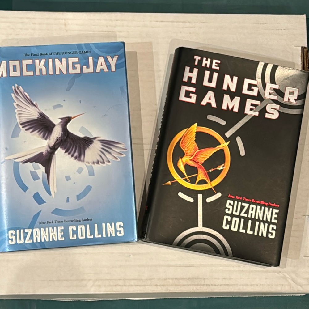 Huger Games & Moking Jay books